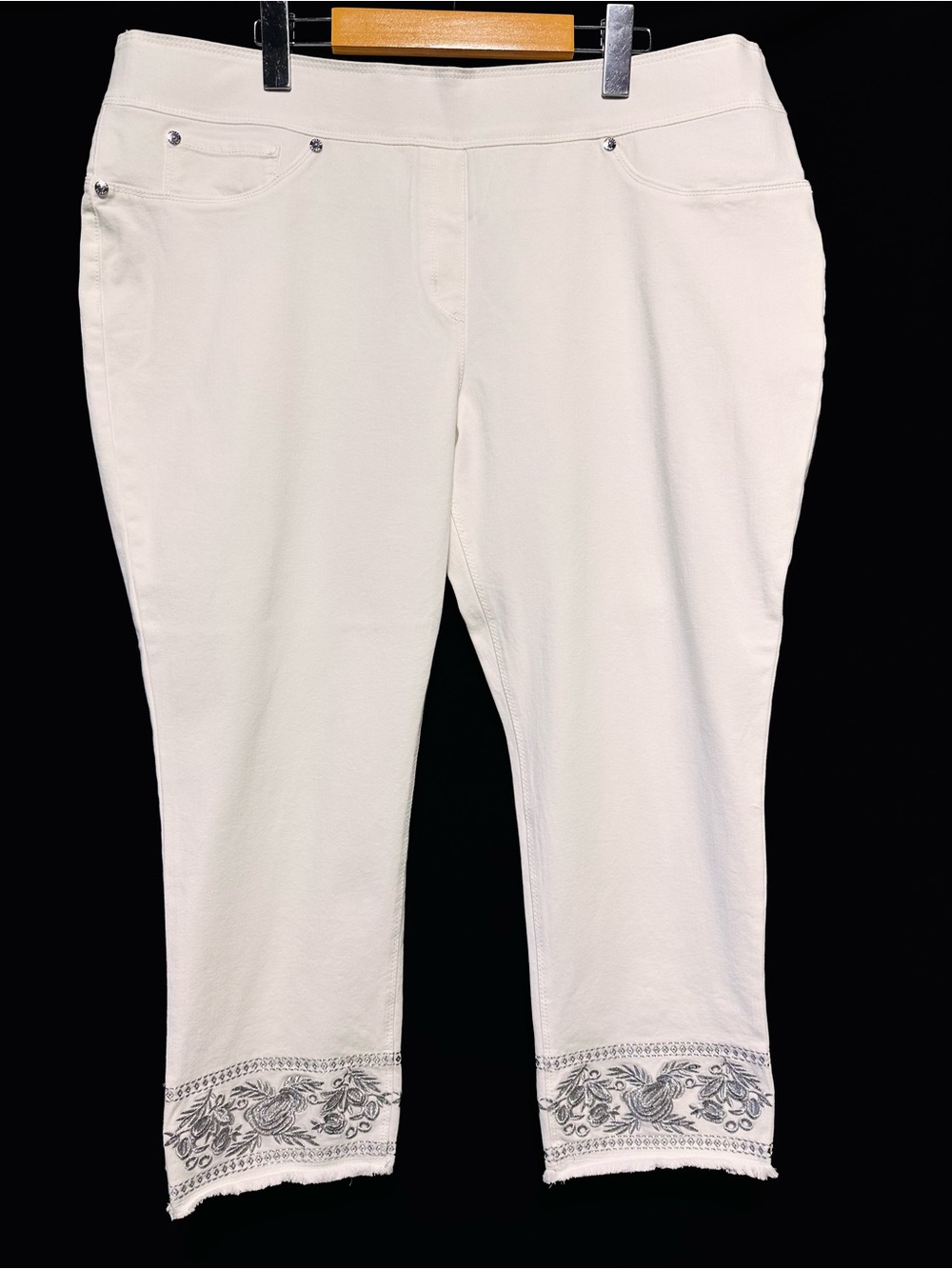 LUXE DENIM Embroidered Crop Pants Coastal Boho Capri Petite XL
